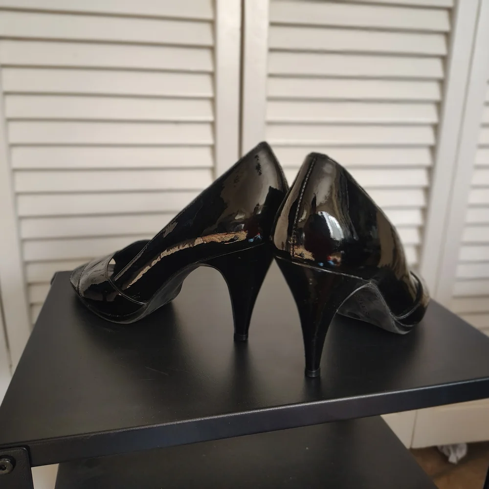 Gianni Bini Glossy Black Peep-Toe Heels